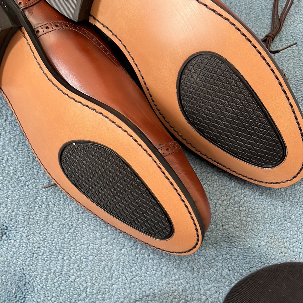 Never worn!!Stuart McGuire Men’s Dress Oxfords. Caramel color. Size 11 - Picture 5 of 8